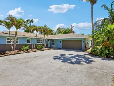 1872 Hunt Ln