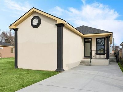 1337 Charbonnet St