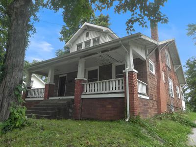 901 W Davis St