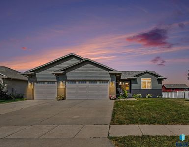 Property at 1025 N Rose Ave, Tea, SD