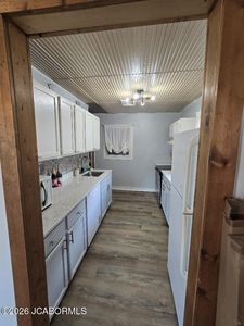 1 Lakeside Pl