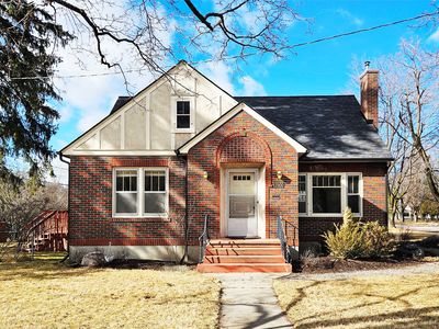 1900 Ronald Ave