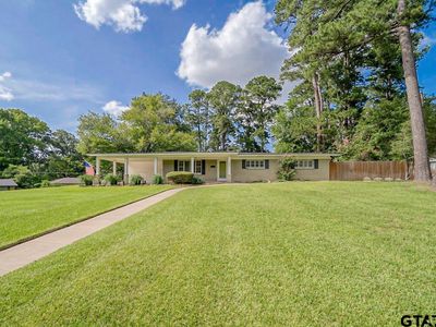 1003 Gardenia Ln