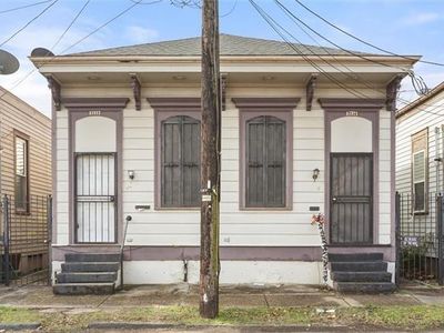 2112-14 Conti St