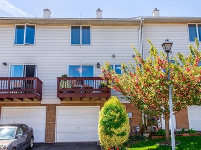 16 Westervelt Pl #16