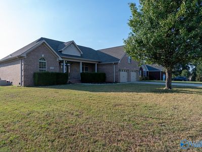 110 Grassy Bank Dr