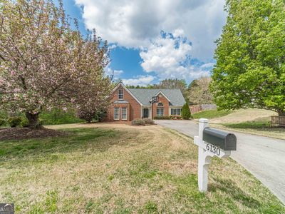 Property at 6130 Devonshire Dr, Flowery Branch, GA
