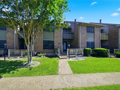 2400 Longmire Dr APT 103
