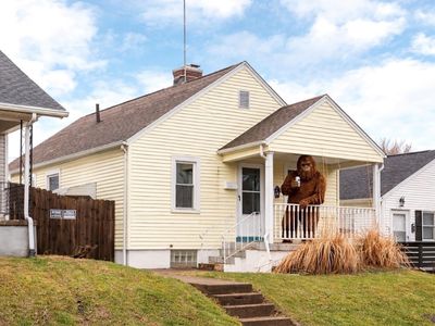 3618 Woodbine Ave