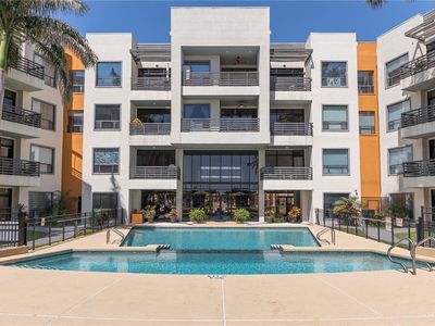 813 Travis St UNIT 416