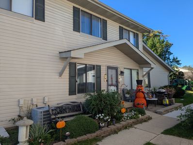 2S758 Winchester Cir W Unit 3