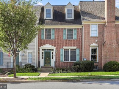 2537 Waterside Dr