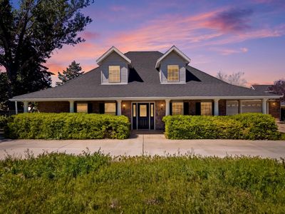 885 N Horsemans Park Dr