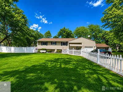 4 Meade Ct