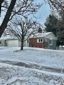 2845 Valley Spring Dr SE