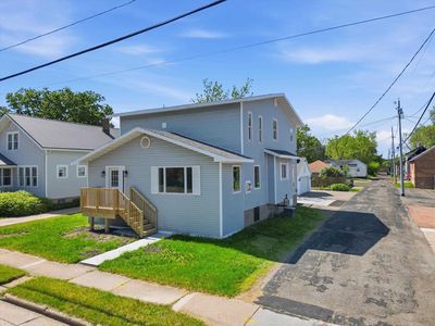 208 E 4TH STREET
