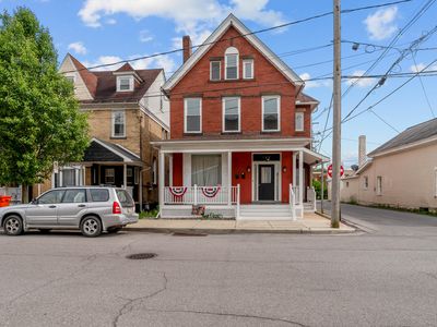 109 E Locust St