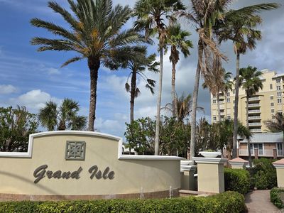3702 N Hwy A1a #801