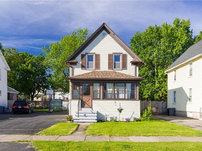 212 E Maple Ave