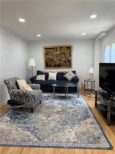 290 Bay 17th St #2B