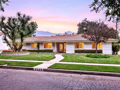 1328 Loma Sola Ave