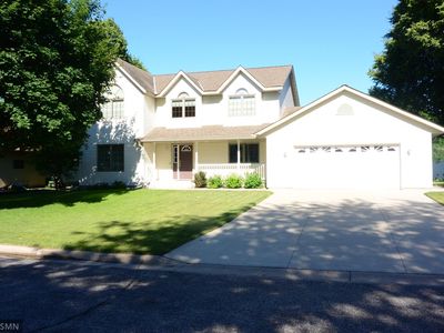 201 Douglas Dr