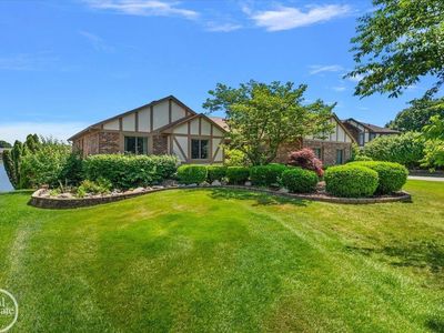 3286 Sandy Point