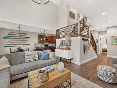 607 Blue Water Cir