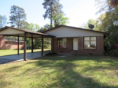 516 Rosewood Dr
