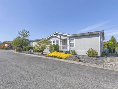 110 Red Oak Ln