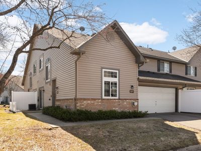 Property at 2571 Bedford Ct, Mendota Heights, MN