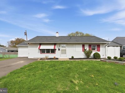 284 N Olds Blvd