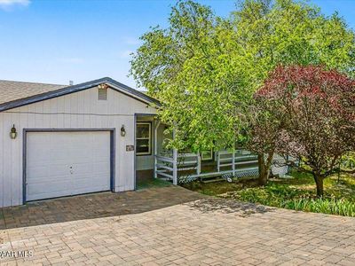 1211 N Susan Dr