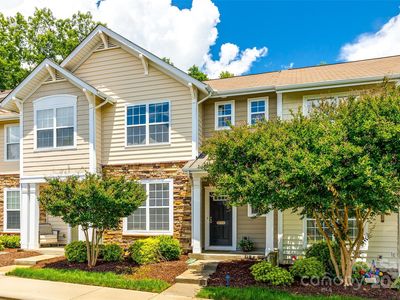 975 Copperstone Ln