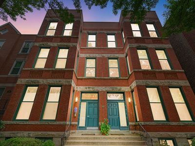 2541 N Racine Ave #1