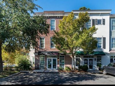 700 S Shelmore Blvd #100/200