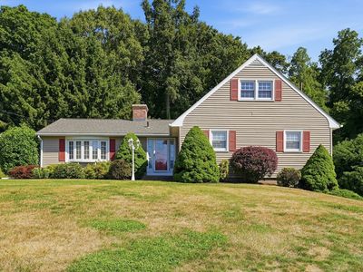 53 Laurence Dr