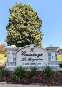 241 Waterdown Dr APT 9