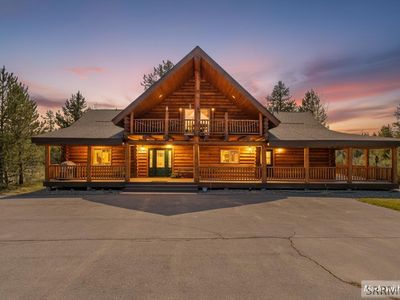 3922 Snow Cap Dr