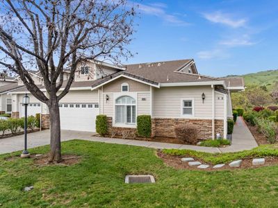 9008 Village View Dr