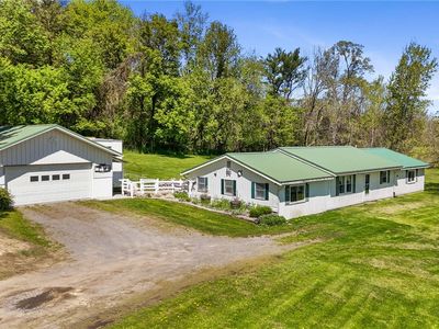 32 Lockerby Hill Rd