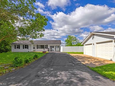 12 Homestead Ln