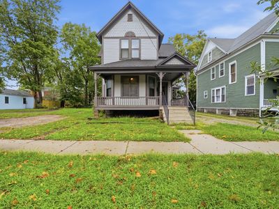 712 W Walnut St