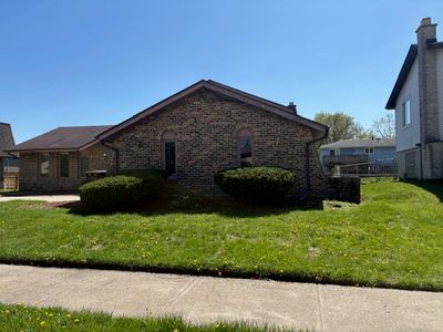 715 E 193rd Pl