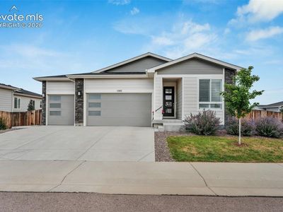 1592 Maggie Mae Ln