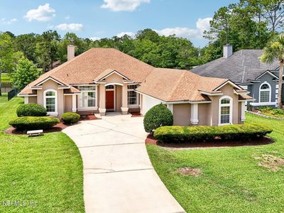 392 MAPLEWOOD Drive