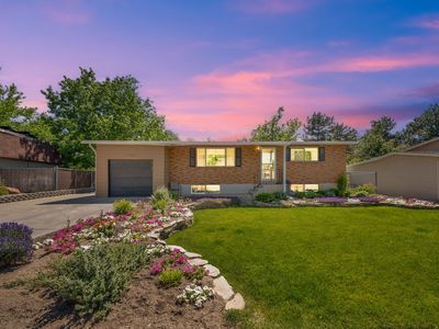 1142 E Turquoise Way
