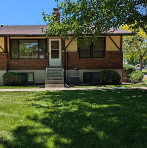 644 Lamplighter Way
