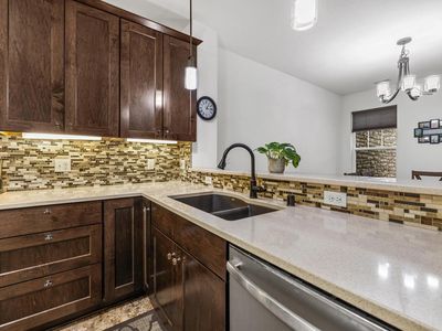 N17W26475 Meadowgrass CIRCLE #G