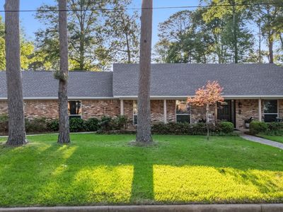 8229 Columbia Dr